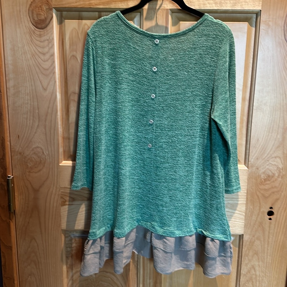 Green Top with Ruffles - Picture 2 of 2